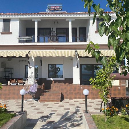 Guest House Costa 1 Karianí Екстериор снимка